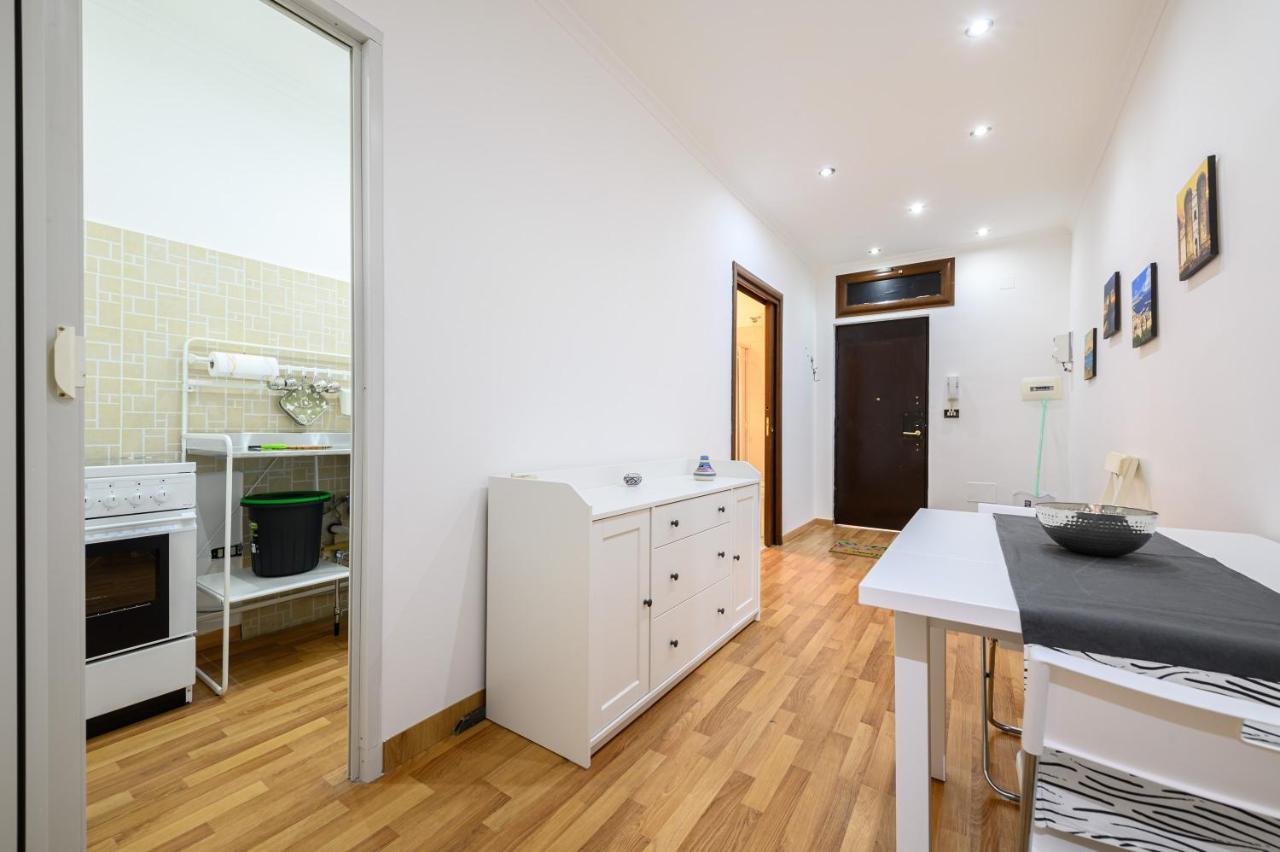 Appartamento Via Lanzieri 38 Napoli Esterno foto