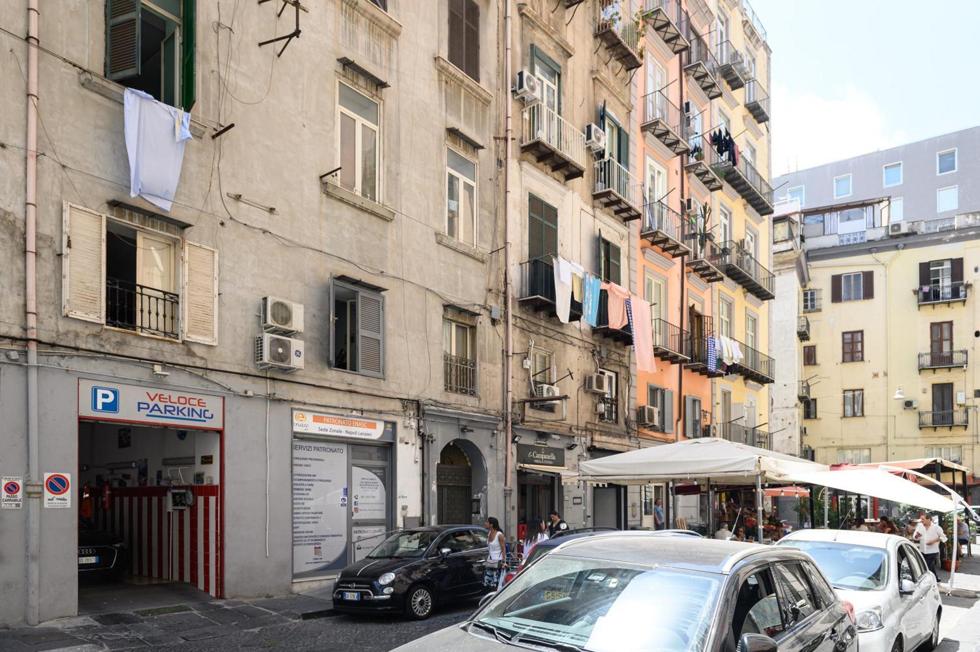 Appartamento Via Lanzieri 38 Napoli Esterno foto